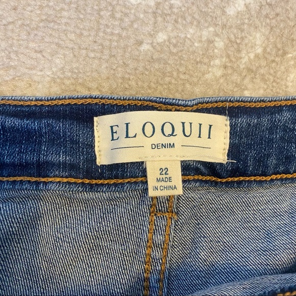 New Eloquii Classic Fit Stretch Mom Jeans - Picture 5 of 6